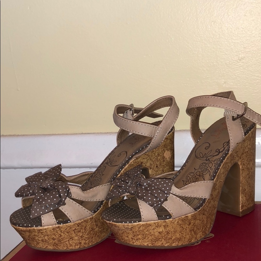 never worn high heels in great condition